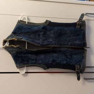 Super cute denim vest with fur trim